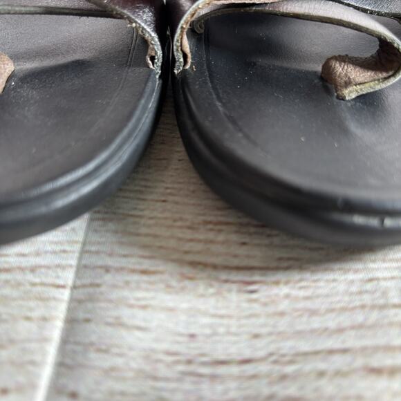 Olukai Upena Womens Size 10 Sandals Leather Strappy Toe Loop Adjustable Silver - Picture 5 of 11